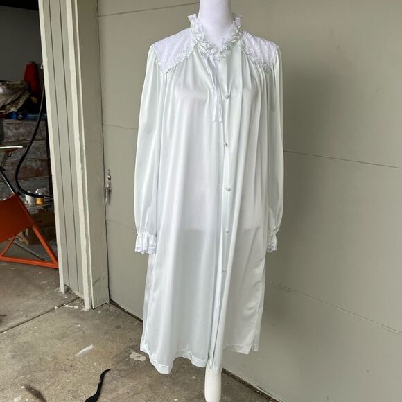 Vintage Miss Elaine Pale Blue Lace Robe Nightgown Sz M Cottagecore USA Made - Picture 10 of 10